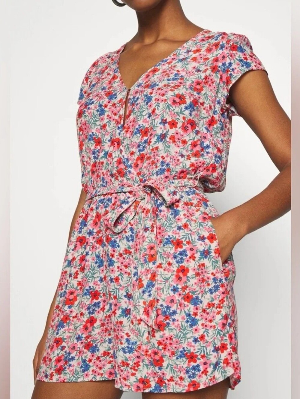American Eagle | NWT Pink Floral Open Back Romper Size XXL